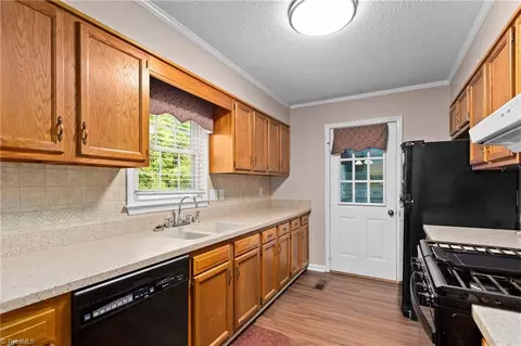 Kitchen - 4806 Westhaven Ln, Trinity, NC 27370 photo 1 of 2