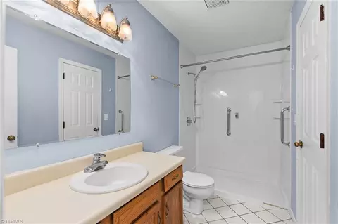 Bath - 4806 Westhaven Ln, Trinity, NC 27370 photo 1 of 4