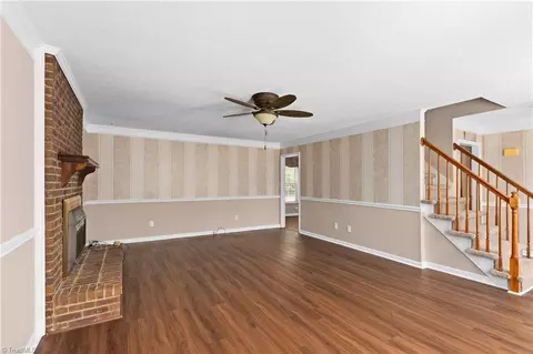 Living - 4806 Westhaven Ln, Trinity, NC 27370 photo 2 of 3