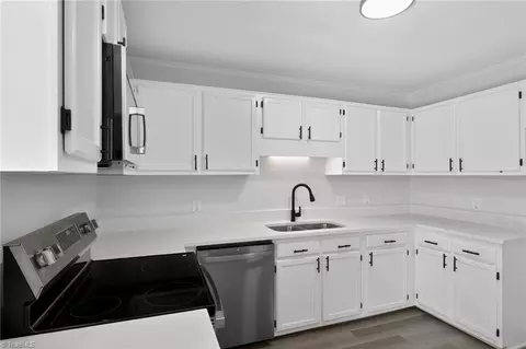 Kitchen - 4803 Whisper Oak Dr, Trinity, NC 27370 photo 2 of 2