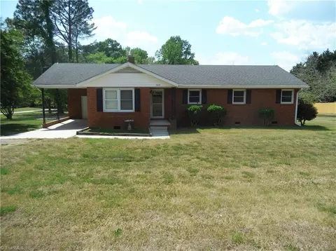 1978 Mount Hope Church Rd, Mcleansville, NC 27301