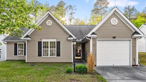 5276 Mount Hope Dr, Winston Salem, NC 27107