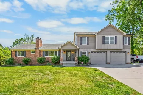 4015 Main St N, High Point, NC 27265