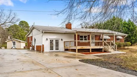 1768 Poole Town Rd, Asheboro, NC 27205