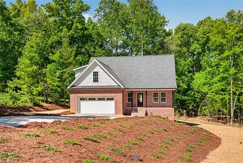 975 Chamberlin Dr, Asheboro, NC 27205