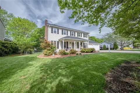 3805 Oak Forest Dr, High Point, NC 27265