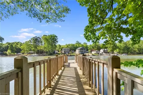 302 Coleman Dr, Lexington, NC 27292