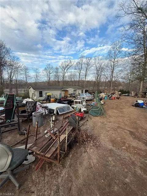 220 Norman Ridge Ln, Rural Hall, NC 27045