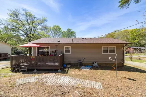 Exterior - 1014 Pine Ln, Eden, NC 27288 photo 8 of 9