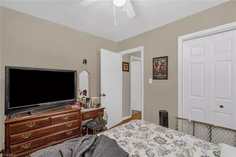Bedroom - 1014 Pine Ln, Eden, NC 27288 photo 4 of 6