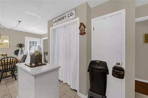 Entry Way - 1014 Pine Ln, Eden, NC 27288 photo 1 of 1