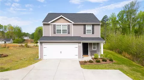 3892 Muddy Creek Dr, Winston Salem, NC 27107