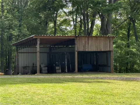 Exterior - 120 Five Oaks Dr, King, NC 27021 photo 5 of 6