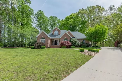 103 Royal Ashdown Ln, Lexington, NC 27295