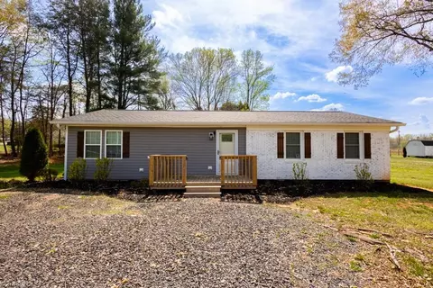 108 Sparrow Rd, Eden, NC 27288