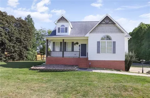 100 Woodstaff Rd, Kernersville, NC 27284