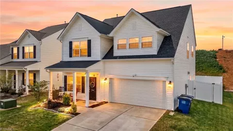 3519 River Farm Dr, Kernersville, NC 27284