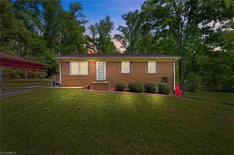 1195 Old Vfw Rd, Pinnacle, NC 27043