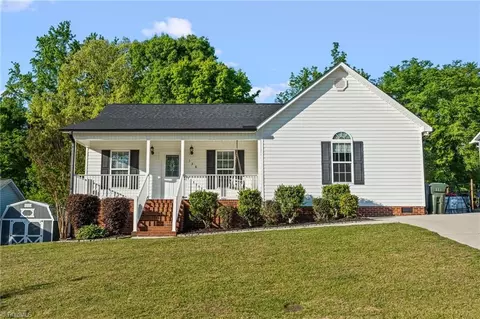 138 Cartridge Ct, Thomasville, NC 27360