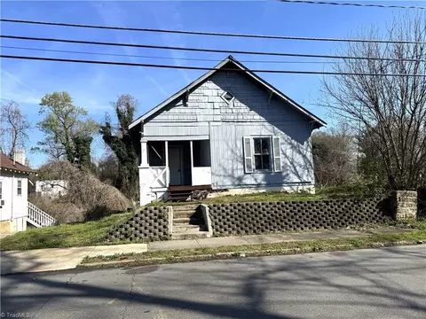 1211 22nd St NE, Winston Salem, NC 27105