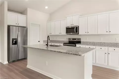 224 Macintosh Dr, King, NC 27021 photo 8