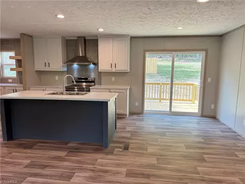 5640 Plantation Dr, Trinity, NC 27370 photo 5