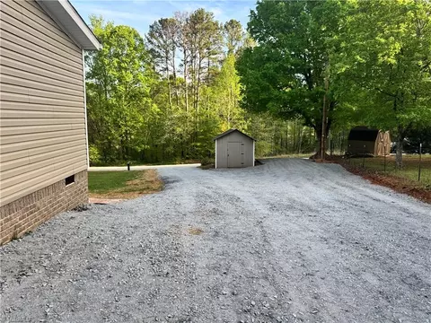 5640 Plantation Dr, Trinity, NC 27370 photo 34