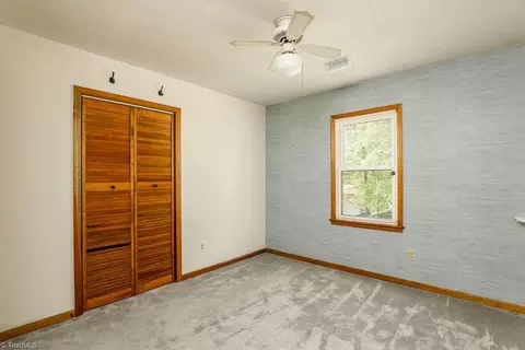 Bedroom - 204 Oak Forest Ln, Trinity, NC 27370 photo 3 of 4