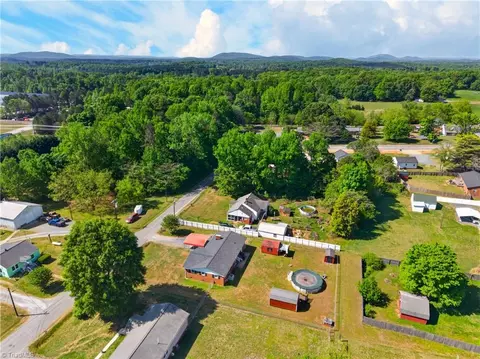 View/Area - 4239 Brown Loop, Randleman, NC 27317 photo 3 of 3