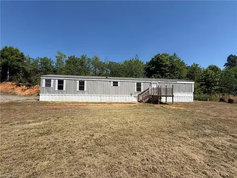 2738 Old Mountain Rd, Trinity, NC 27370