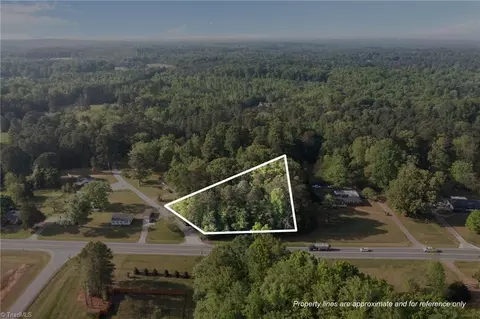 2698 Meadow Creek Ln, Graham, NC 27253