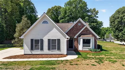 3401 Timberwolf Ave, High Point, NC 27265