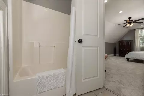 Bath - 161 Burberry Dr, Purlear, NC 28665 photo 5 of 7