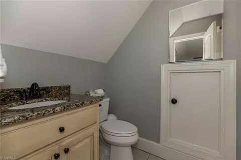 Bath - 161 Burberry Dr, Purlear, NC 28665 photo 4 of 7