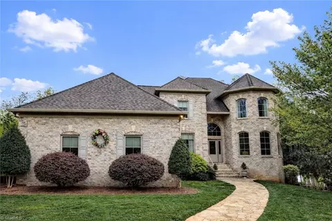 189 W Harbor Dr, Lexington, NC 27292