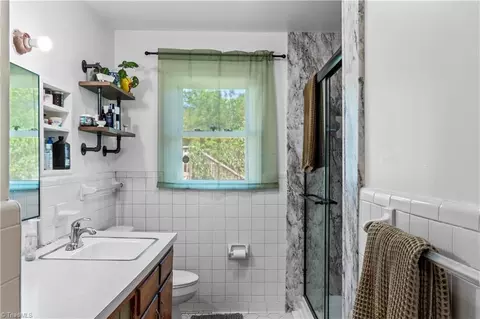 Bath - 2307 Green Dr E, High Point, NC 27260 photo 1 of 2
