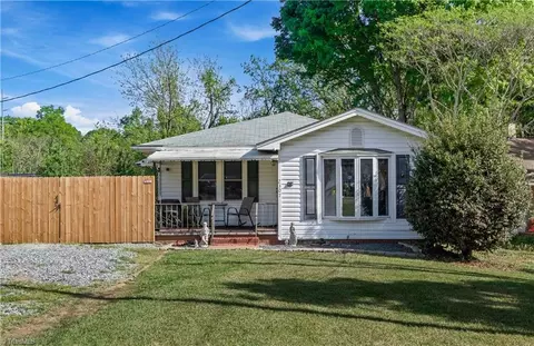 2307 Green Dr E, High Point, NC 27260