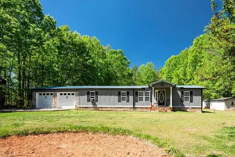 7234 Racine Rd, Pleasant Garden, NC 27313