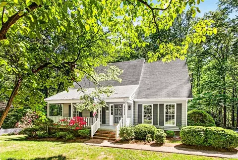 625 Forest Valley Dr, Asheboro, NC 27205