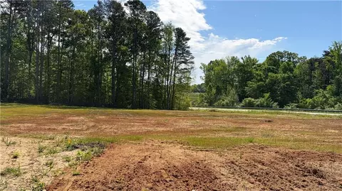 4600 Arvid Dr, Greensboro, NC 27405