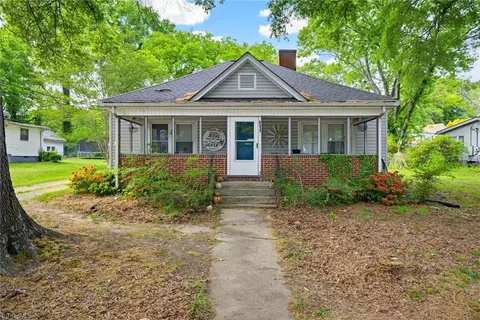 511 Early Ave, Eden, NC 27288