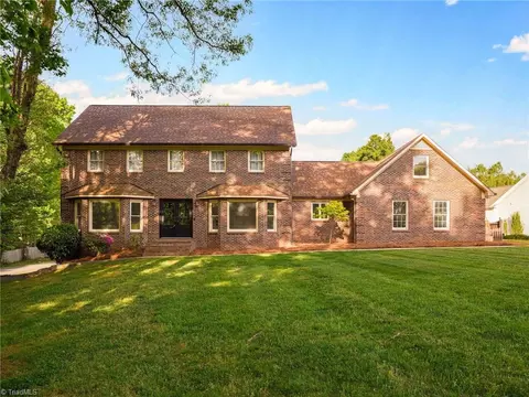 466 Windsor Park Rd, Kernersville, NC 27284