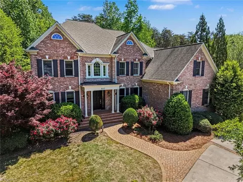 807 Northern Shores Pt, Greensboro, NC 27455