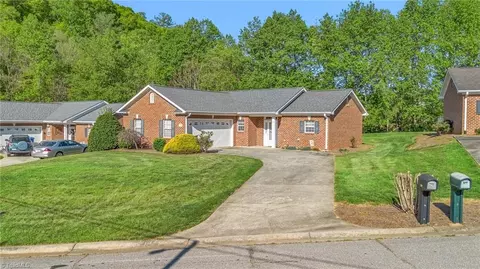 210 Old Brickyard Cir, North Wilkesboro, NC 28659