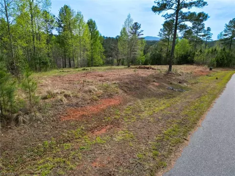 1997 Lake Vista Dr, Valdese, NC 28690