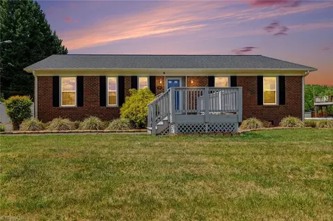 660 Brookmont Dr, Winston Salem, NC 27107