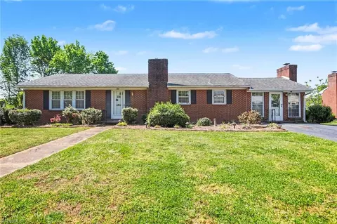 2910 Birchwood Dr, Winston Salem, NC 27103