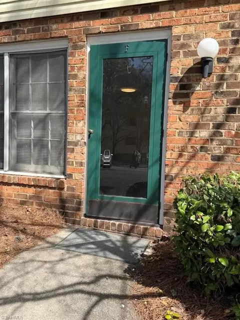 2810 Pelham Pl #F, Winston Salem, NC 27106