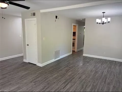 2821 Bleeker Sq, Winston Salem, NC 27106