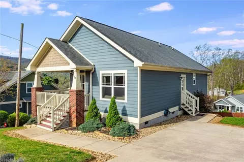 20 Byrdcliffe Ln, Asheville, NC 28805